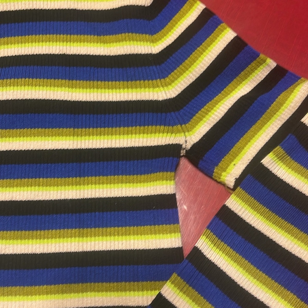 Turtle neck!!! - Picture 3 of 7